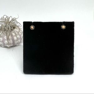 Vintage Flower Stud Earrings!